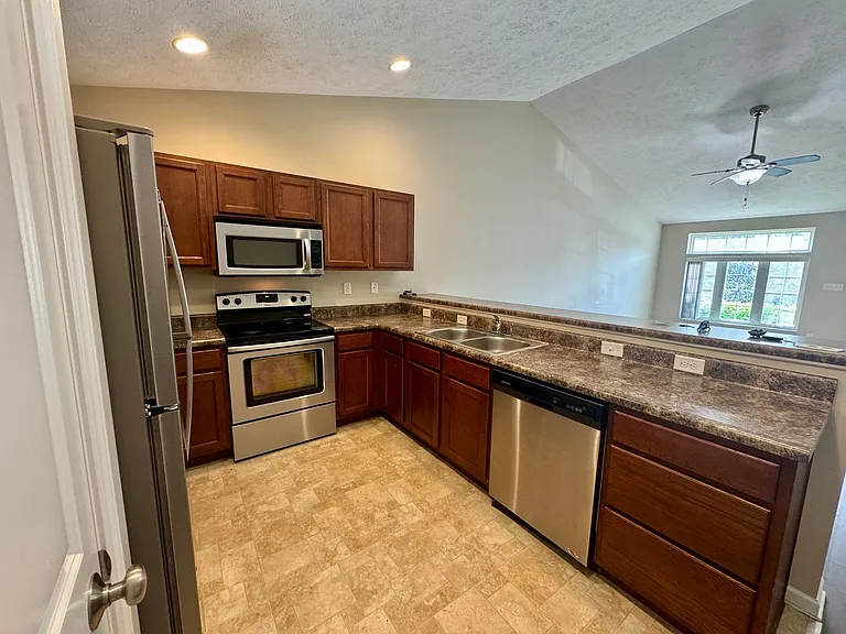 2605 NW 52nd St — Photo 5