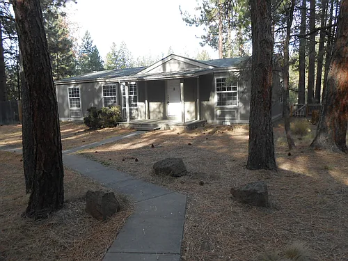 19542 River Woods Dr Photo 1