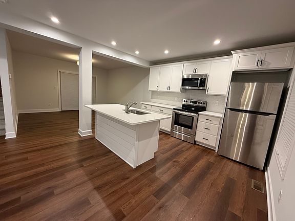 2nd image of 32B Fonda Rd