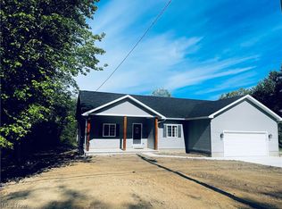 886 McDonald Ave, Mc Donald, OH 44437