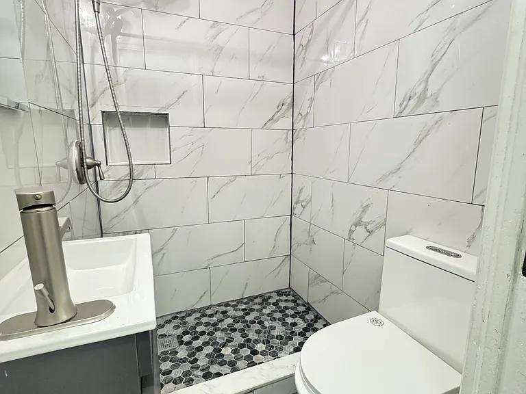 1413 SW 20th St #1 — Photo 10