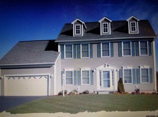 228 Woodsfield Dr, Schenectady, NY 12303