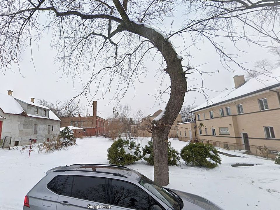 2nd image of 112 W 108th Pl