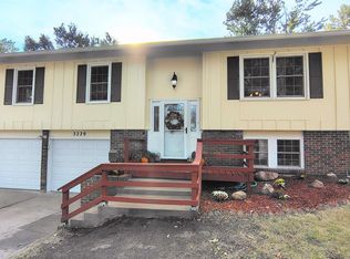 3229 SW Westwood Ct, Topeka, KS 66614