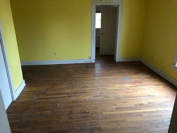 4th image of 214 W Main Cross St