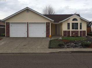 601 SE 6th Pl, Canby, OR 97013