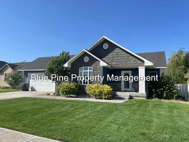 5 bed, 3.0 bath, 2718 sqft, $2,500 — Photo 2