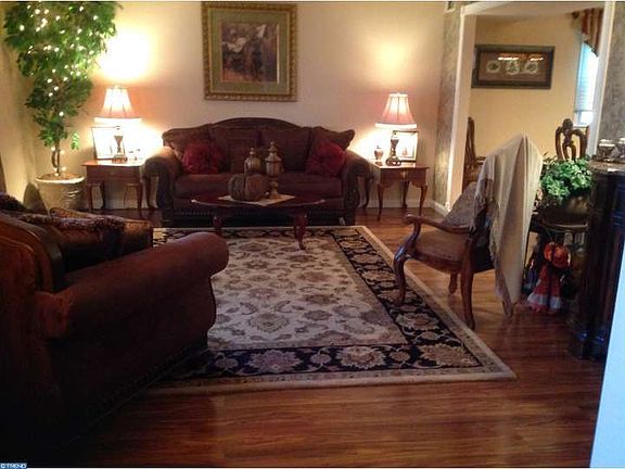 3rd image of 39 Redwood Dr