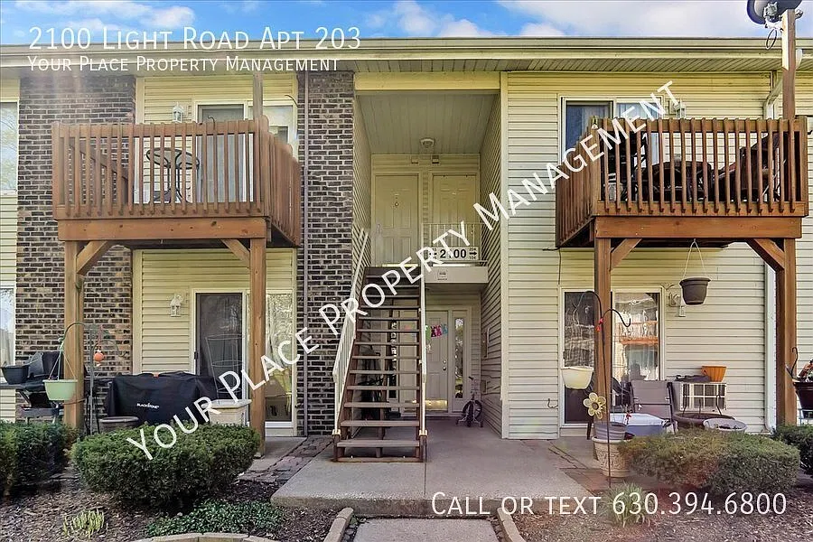 Clean & Bright 1 Bed, 1 Bath Condo In Deer Run Of Oswego. In Unit Washer/Dryer!! — Photo 2