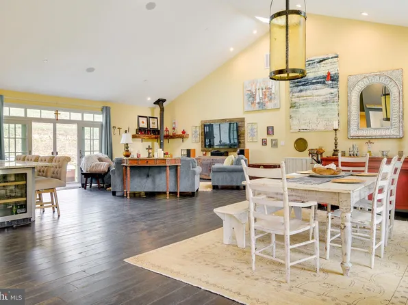 8523 Dogwood Rd, Windsor Mill, MD 21244