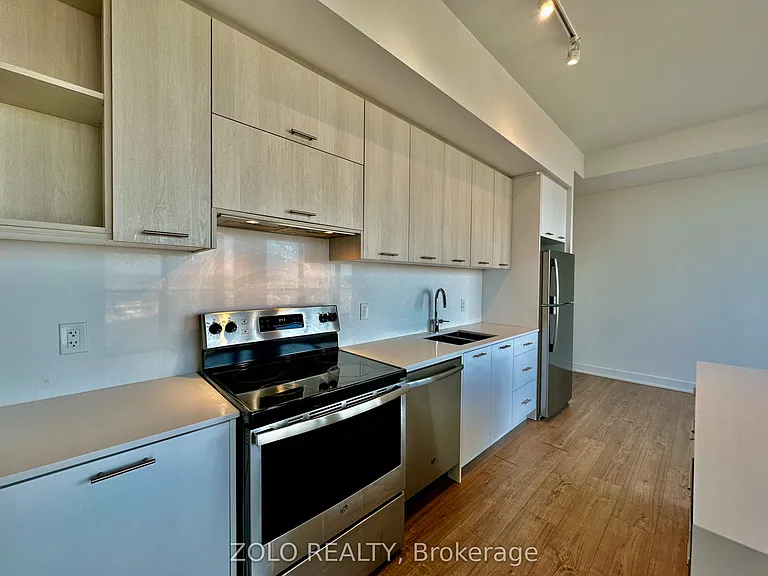 180 Veterans Dr #809 — Photo 10