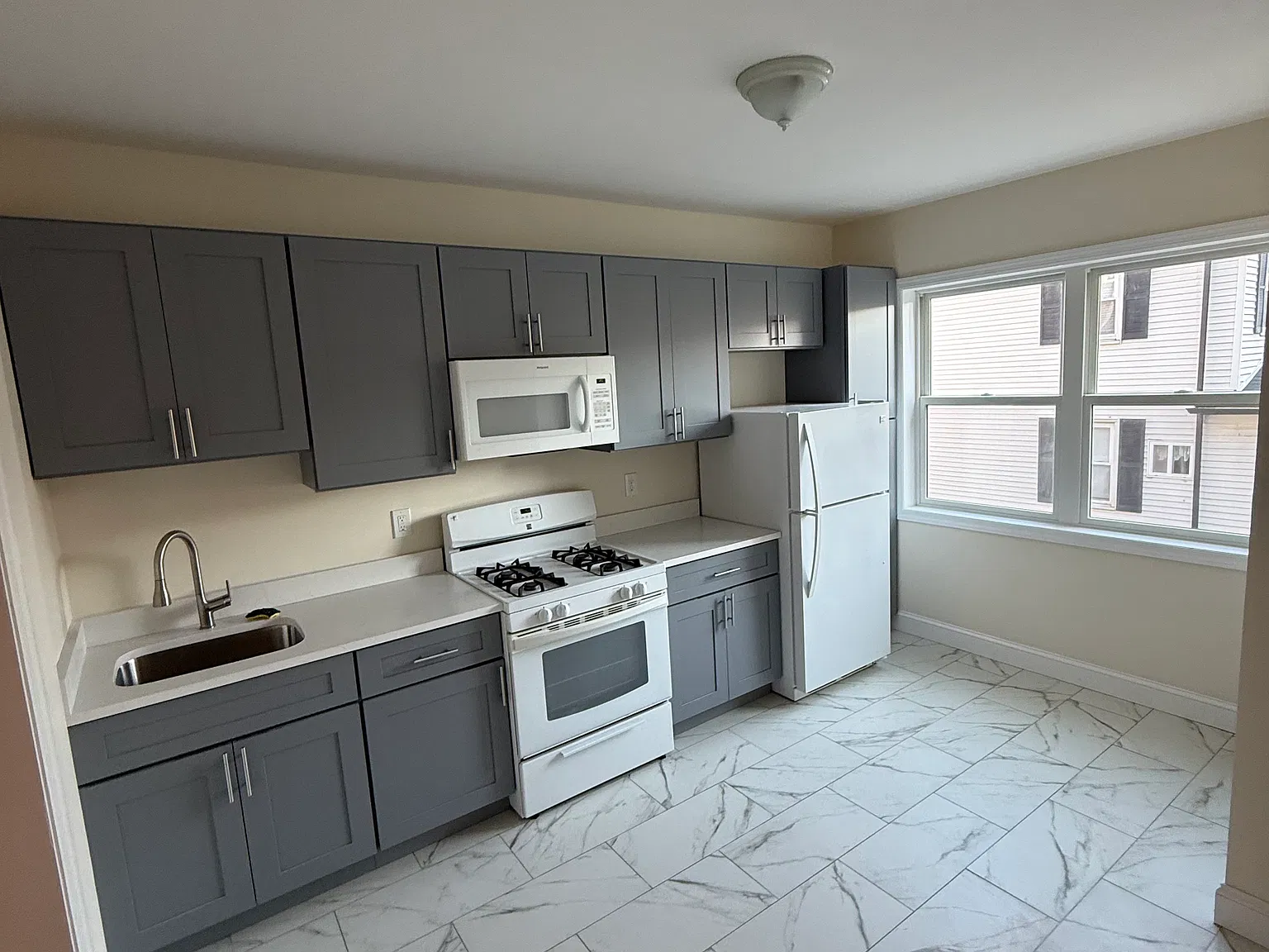1 bed, 800 sqft, $1,895 — Photo 3