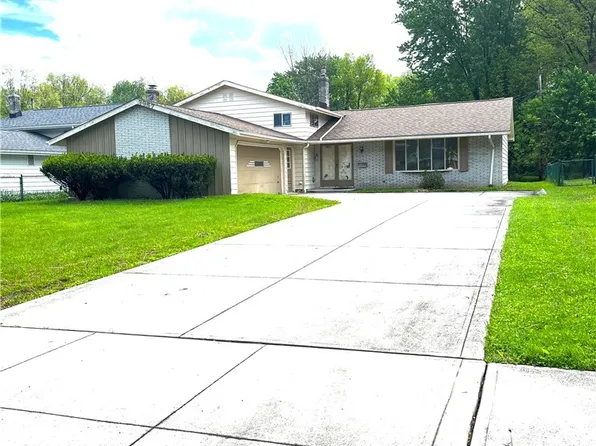 3957 Woodpark Ln, North Olmsted, OH 44070