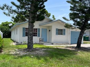 693 97th Ave N, Naples, FL 34108