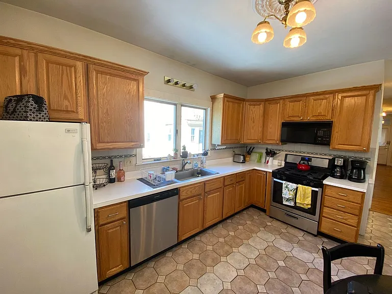 172 Elm St #1A — Photo 6