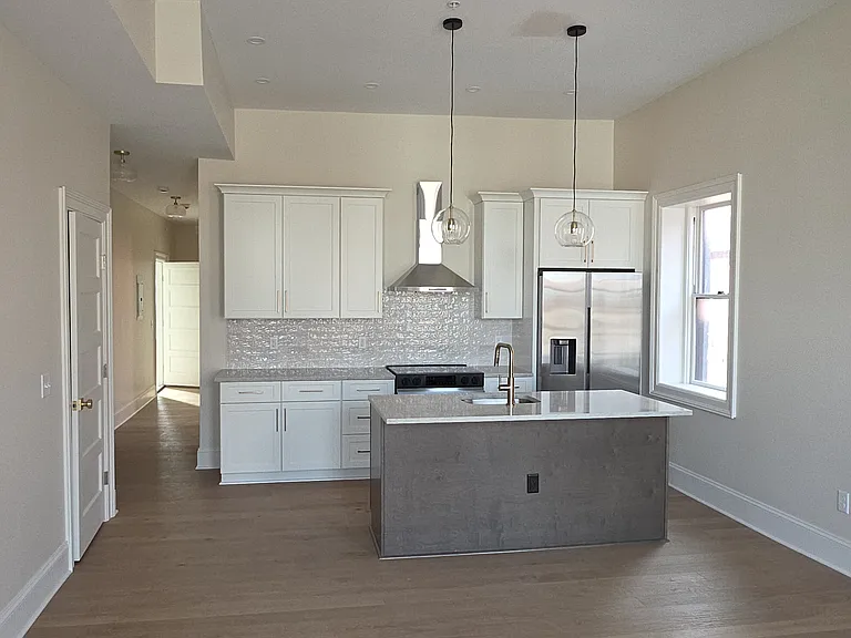 884 Main St #3 — Photo 5