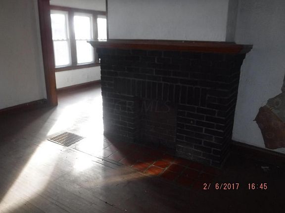 3rd image of 365 S Highland Ave
