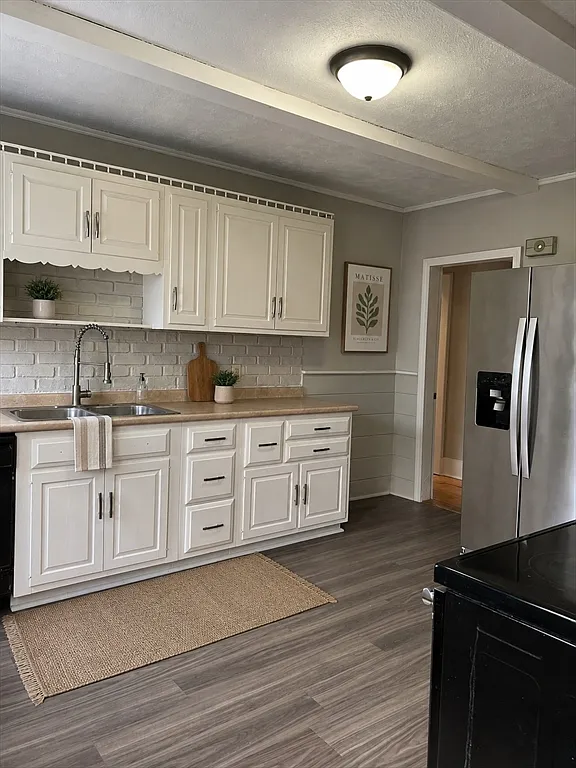 3 bed, 1.0 bath, 1426 sqft, $2,000 — Photo 1