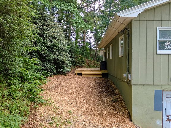 4th image of 1781 Lake Emory Rd
