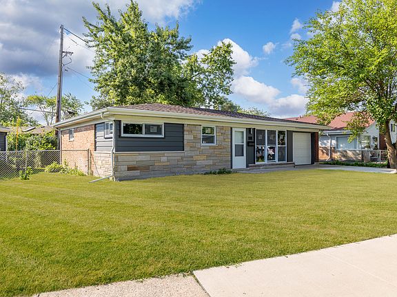 2nd image of 1473 Lincoln Pl