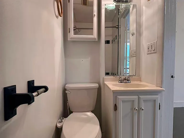 18 Eld St #2B — Photo 8