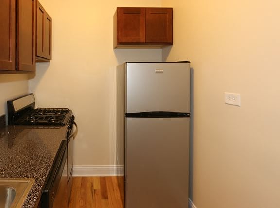 3rd image of 4829 N Damen Ave APT 211
