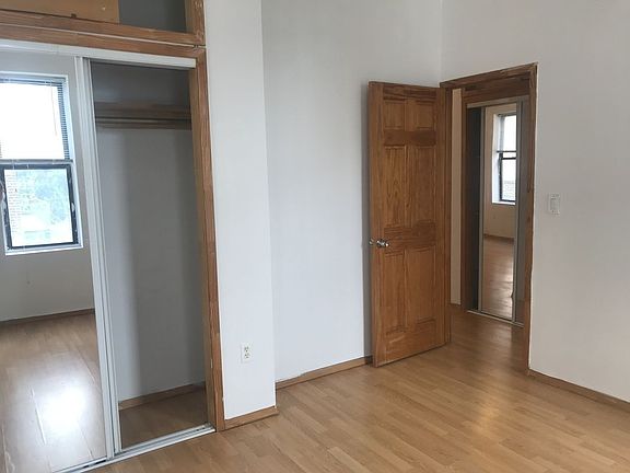 4th image of 16810 Crocheron Ave APT 1D