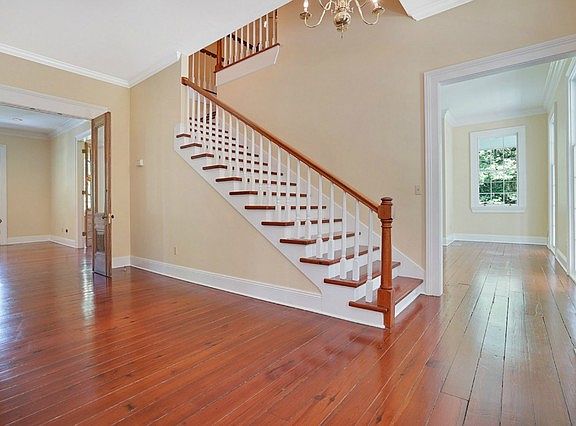 5th image of 119 Magnolia Gardens Dr