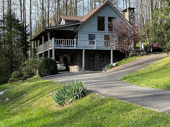 130 Stonebrook Drive