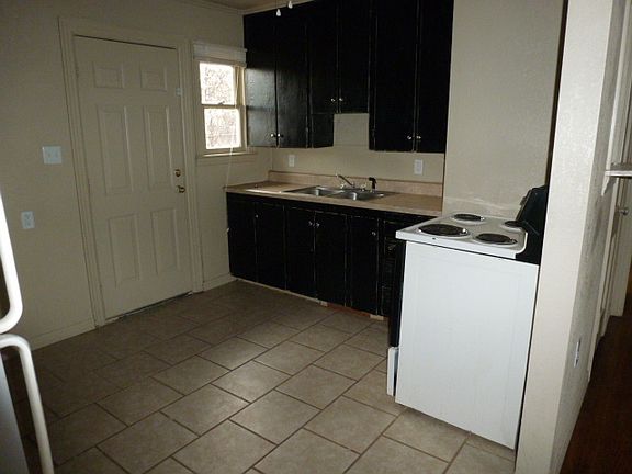 4th image of 1325 Marshall St