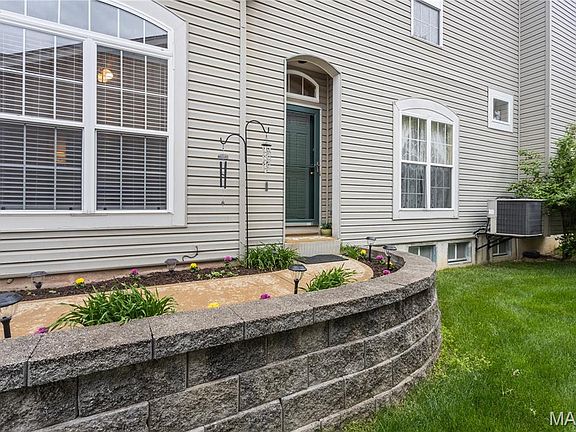 3rd image of 5546 Aberdour Ln