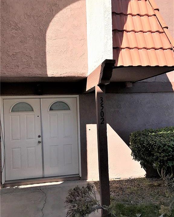 1st image of 3502 Villa Knolls North Dr