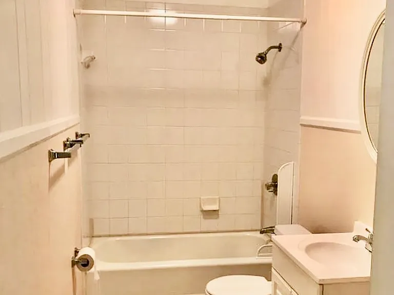 109 Brooks St — Photo 4