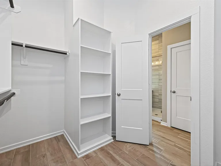 516 Shine Ct — Photo 34
