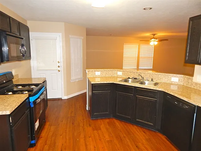 847 Darbydale Crossing Ln — Photo 4