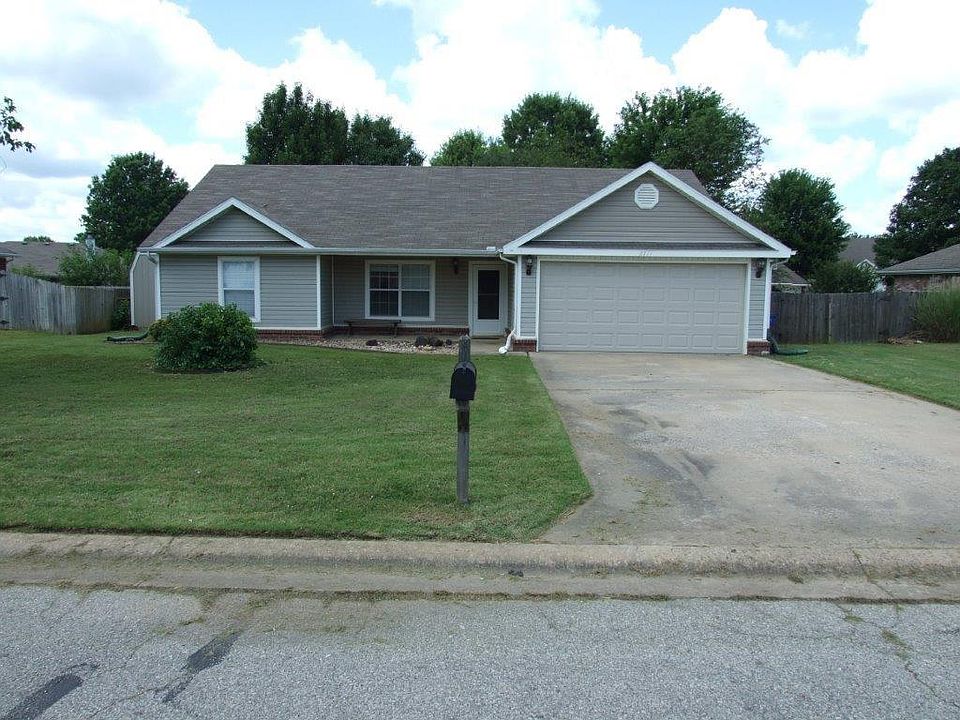 1st image of 2711 SE 5th St