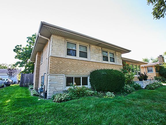 2nd image of 813 Newberry Ave