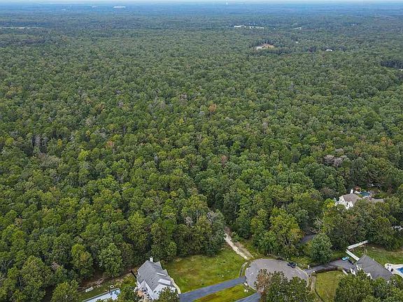 3rd image of 15 Forest View Ct