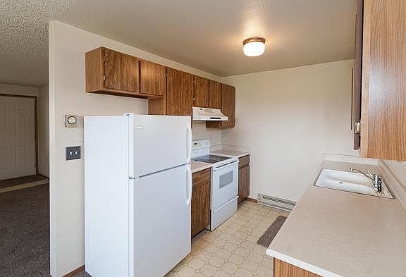 5th image of 630 Cedar St APT 3