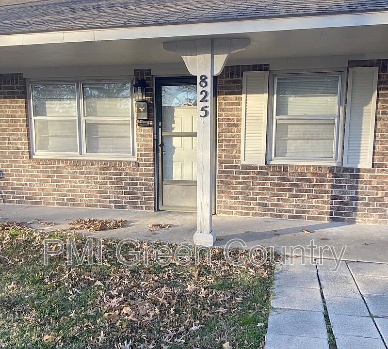 1st image of 825 Park St
