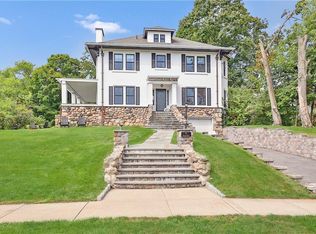 91 Puritan Dr, Port Chester, NY 10573