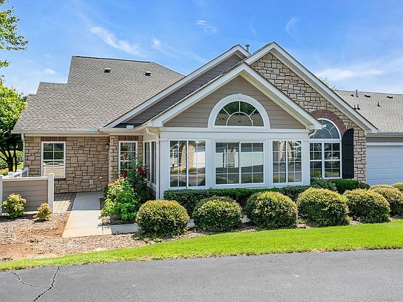 2nd image of 27 Fudora Cir