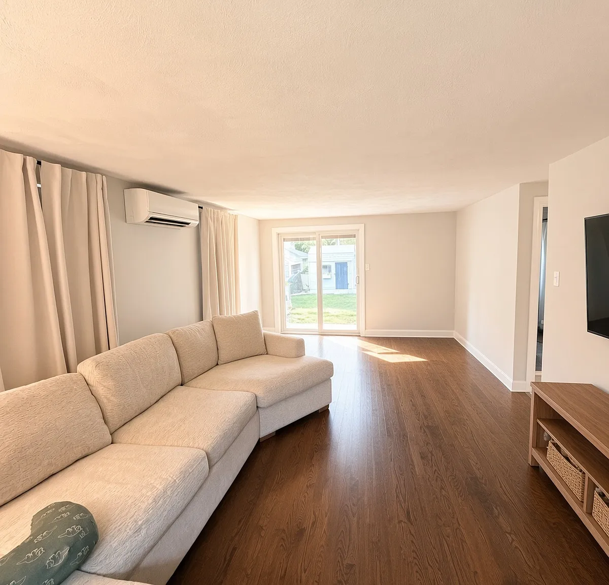 2 bed, 1368 sqft, $3,300 — Photo 4