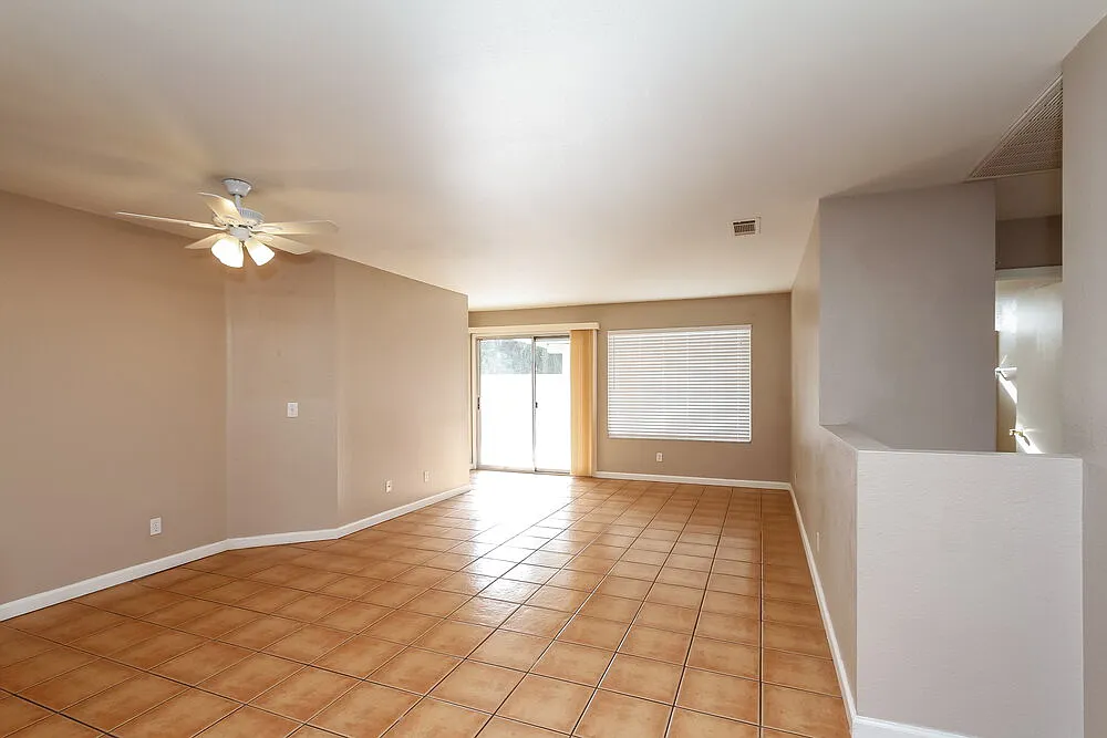 4 bed, 2.0 bath, 1342 sqft, $2,070 — Photo 3