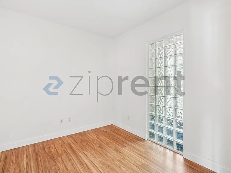 585 9th St #313 — Photo 20