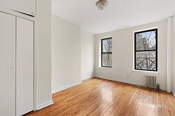 Rented by The Agency | media 2