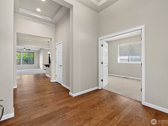 4th image of 638 Mandee Street SE