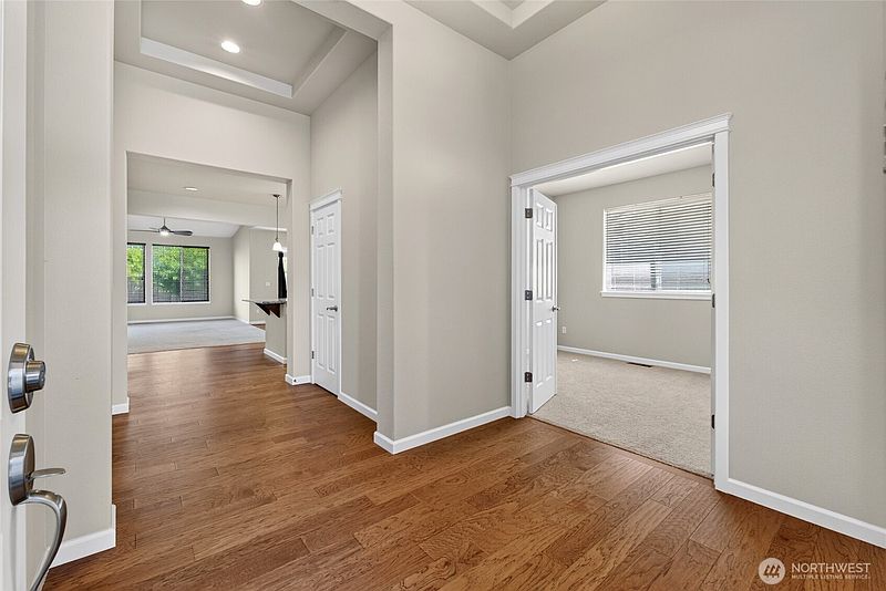 4th image of 638 Mandee Street SE