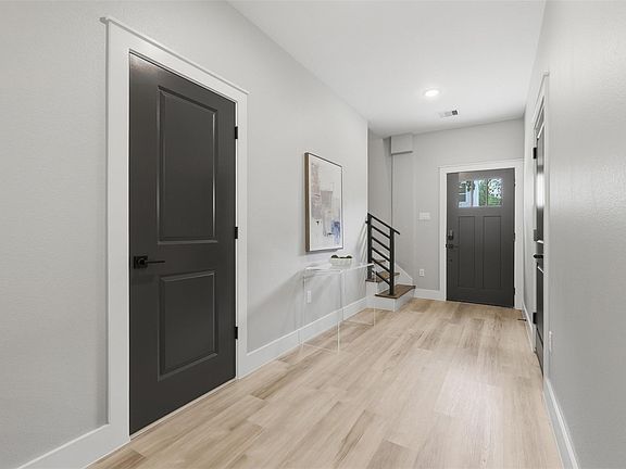 5th image of 4719 Mallow St