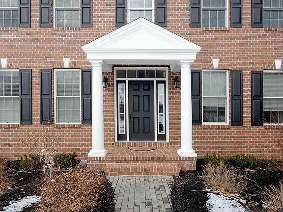2nd image of 46 Stonebriar Dr